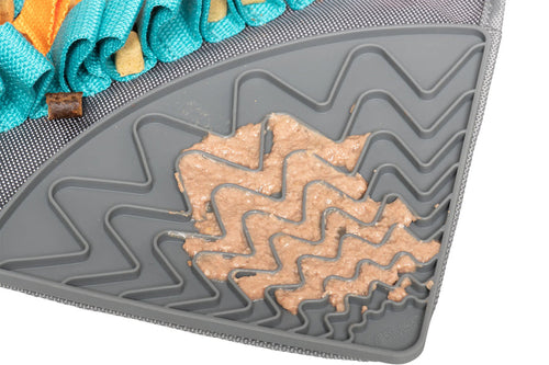 Messy Mutts Square Forage/Snuffle Mat plus Lick Mat, 16 x 16